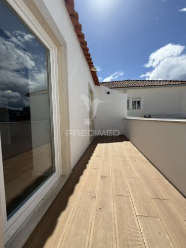 Apartamento t2 remodelado no centro de santarém