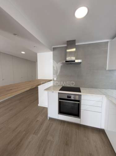 Apartamento t2 remodelado no centro de santarém