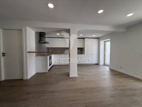 Apartamento t2 remodelado no centro de santarém