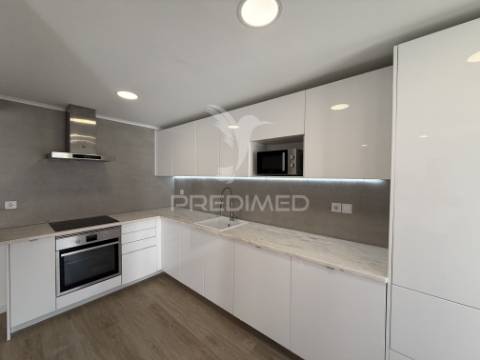 Apartamento t2 remodelado no centro de santarém