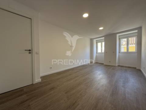Apartamento t2 remodelado no centro de santarém