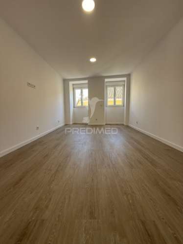 Apartamento t2 remodelado no centro de santarém