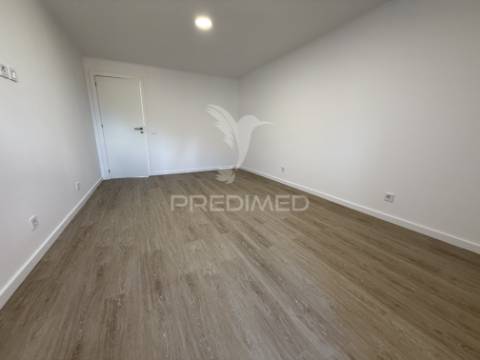 Apartamento t2 remodelado no centro de santarém