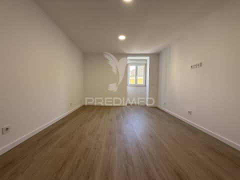 Apartamento t2 remodelado no centro de santarém