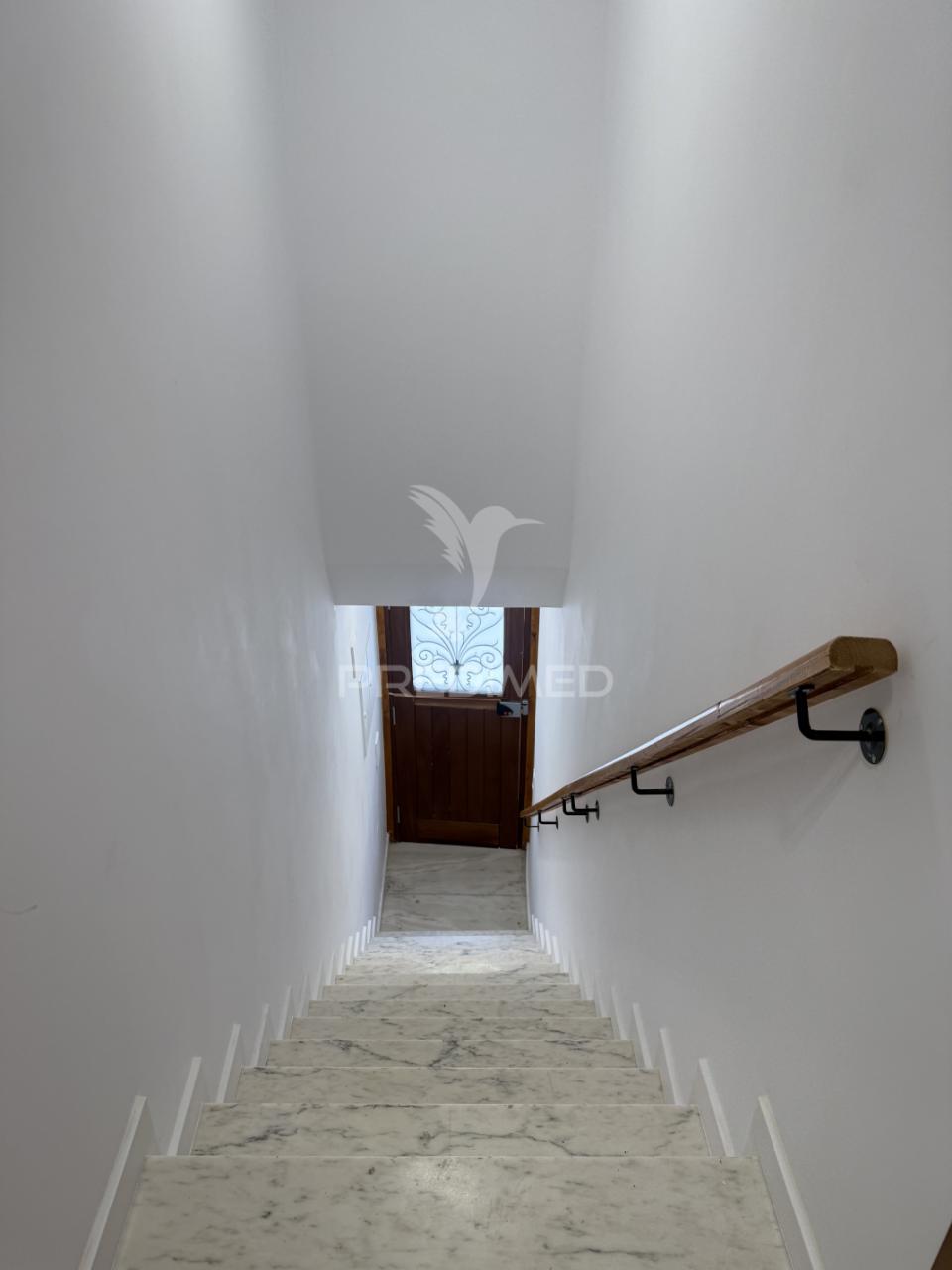 Apartamento t2 remodelado no centro de santarém