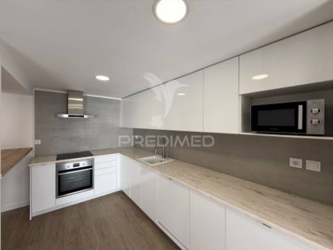 Apartamento t2 remodelado no centro de santarém