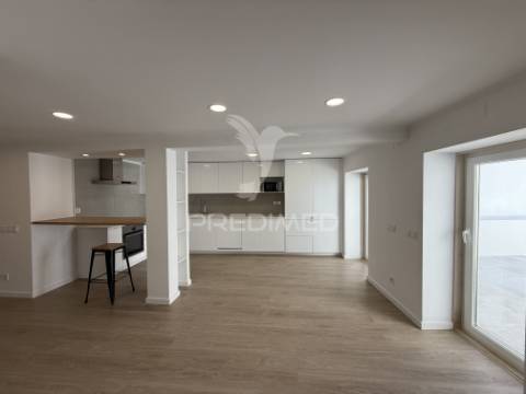 Apartamento t2 remodelado no centro de santarém