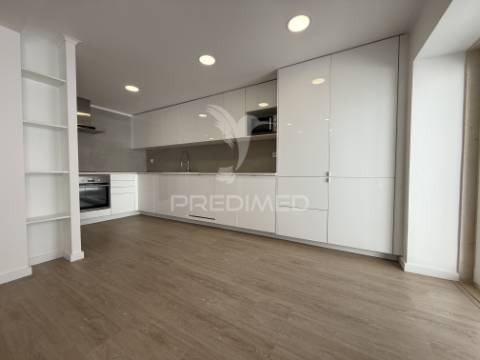 Apartamento t2 remodelado no centro de santarém