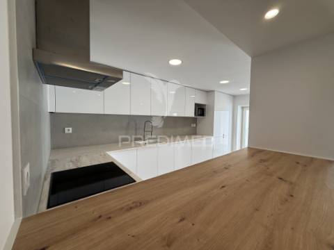 Apartamento t2 remodelado no centro de santarém