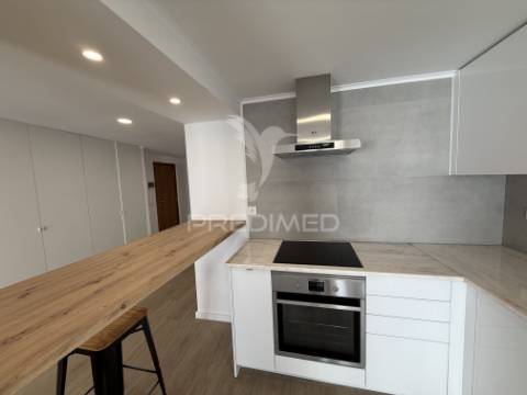 Apartamento t2 remodelado no centro de santarém