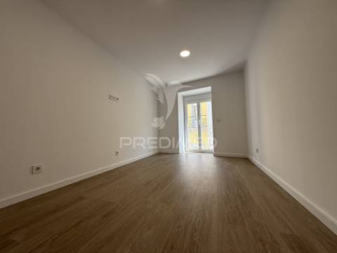 Apartamento t2 remodelado no centro de santarém