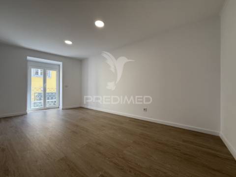 Apartamento t2 remodelado no centro de santarém
