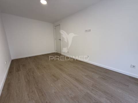 Apartamento t2 remodelado no centro de santarém