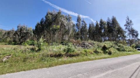 Terreno com excelente potencial a poucos minutos da praia
