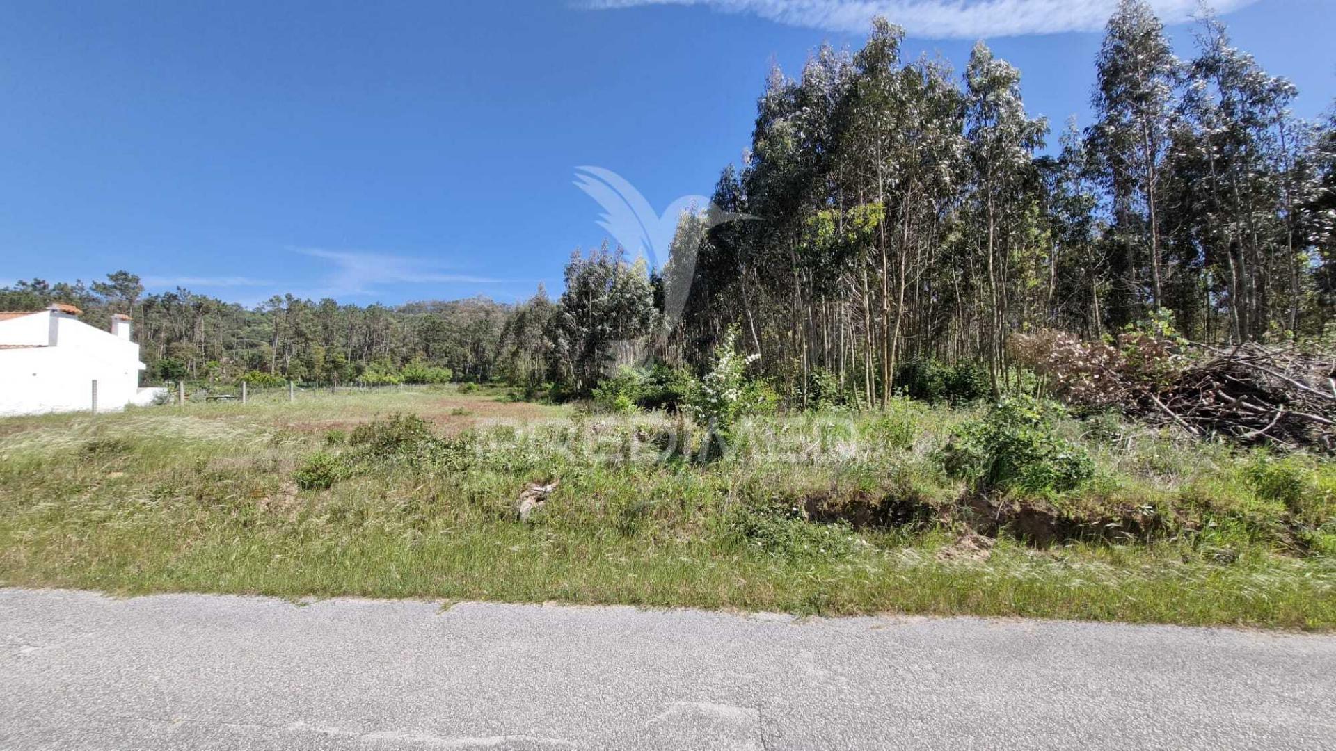 Terreno com excelente potencial a poucos minutos da praia