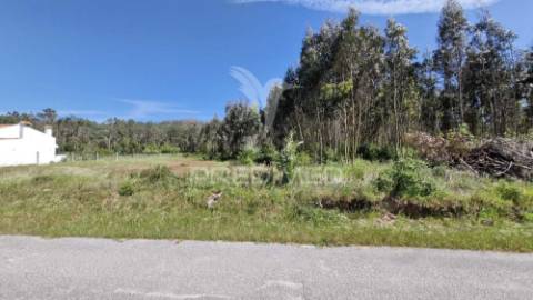 Terreno com excelente potencial a poucos minutos da praia