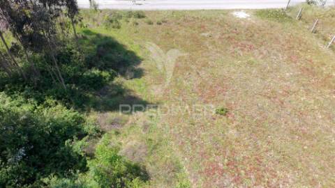 Terreno com excelente potencial a poucos minutos da praia