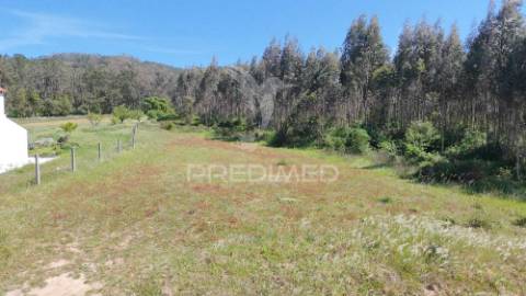 Terreno com excelente potencial a poucos minutos da praia