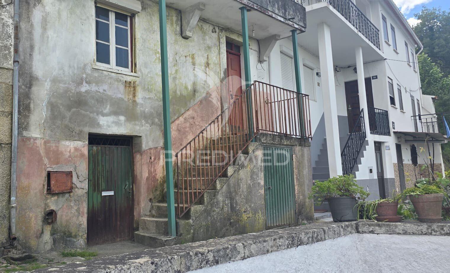 Moradia t3 para reconstrução