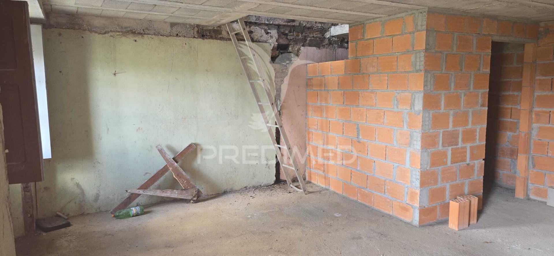Moradia t3 para reconstrução