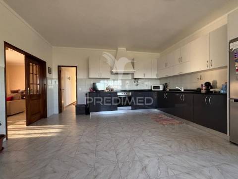 Moradia t3 com tertúlia em nabais