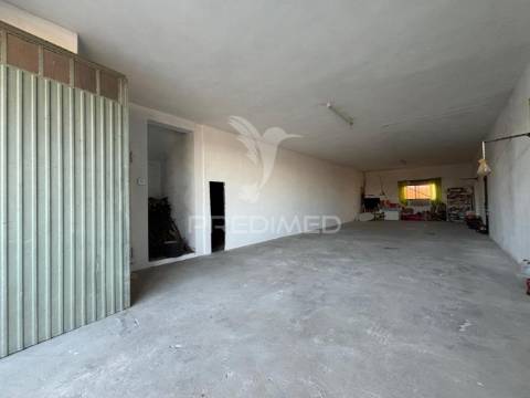 Moradia t3 com tertúlia em nabais