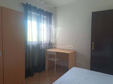 Quarto para estudante