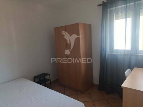 Quarto para estudante