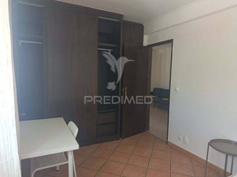 Quarto para estudante