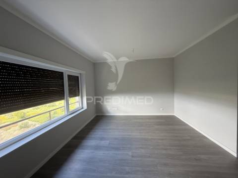 Apartamento t3 com garagem - torres novas