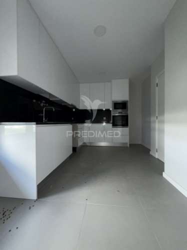 Apartamento t3 com garagem - torres novas