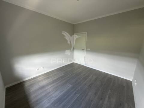 Apartamento t3 com garagem - torres novas
