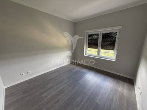 Apartamento t3 com garagem - torres novas