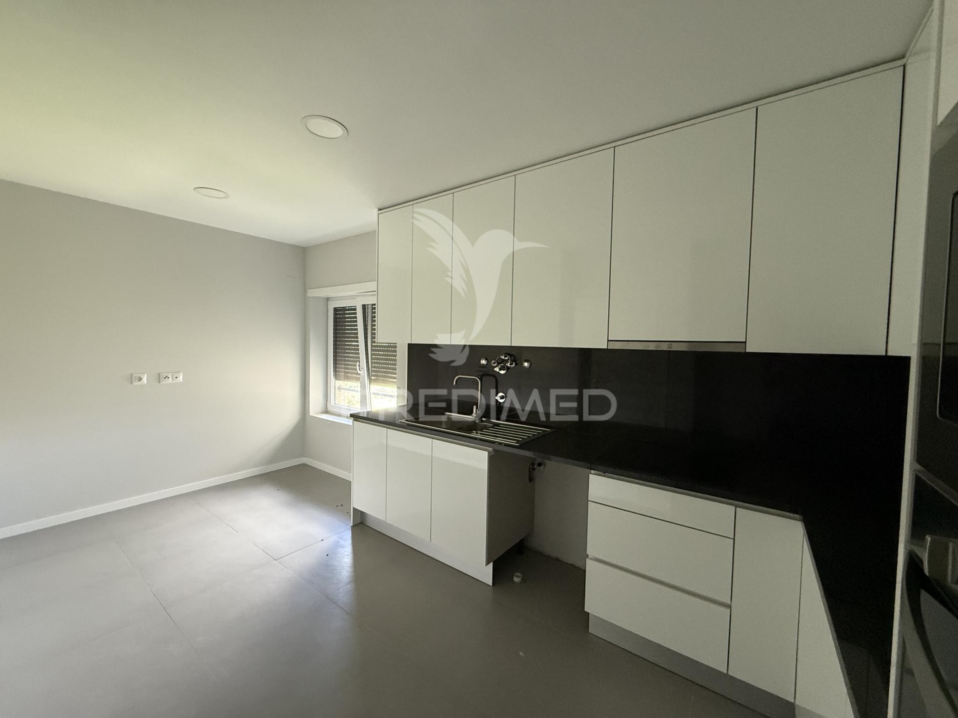 Apartamento t3 com garagem - torres novas