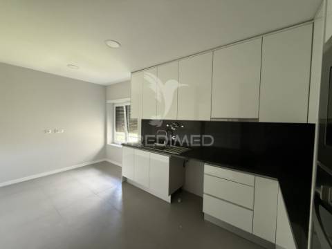 Apartamento t3 com garagem - torres novas