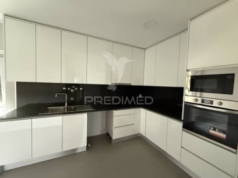 Apartamento t3 com garagem - torres novas