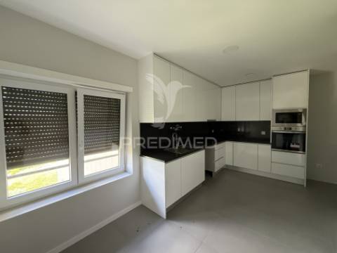 Apartamento t3 com garagem - torres novas