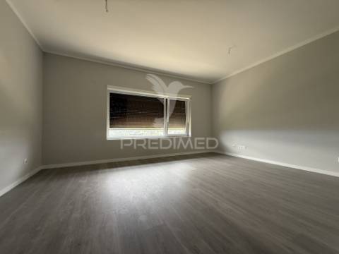 Apartamento t3 com garagem - torres novas