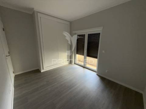 Apartamento t3 com garagem - torres novas