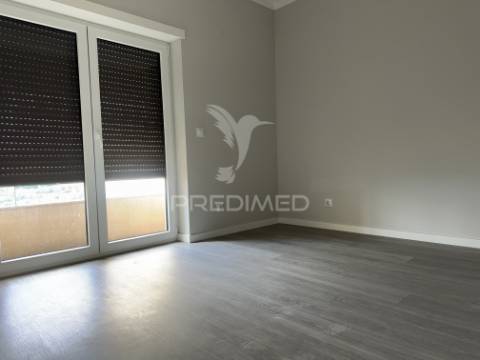 Apartamento t3 com garagem - torres novas