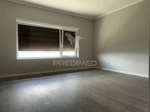 Apartamento t3 com garagem - torres novas