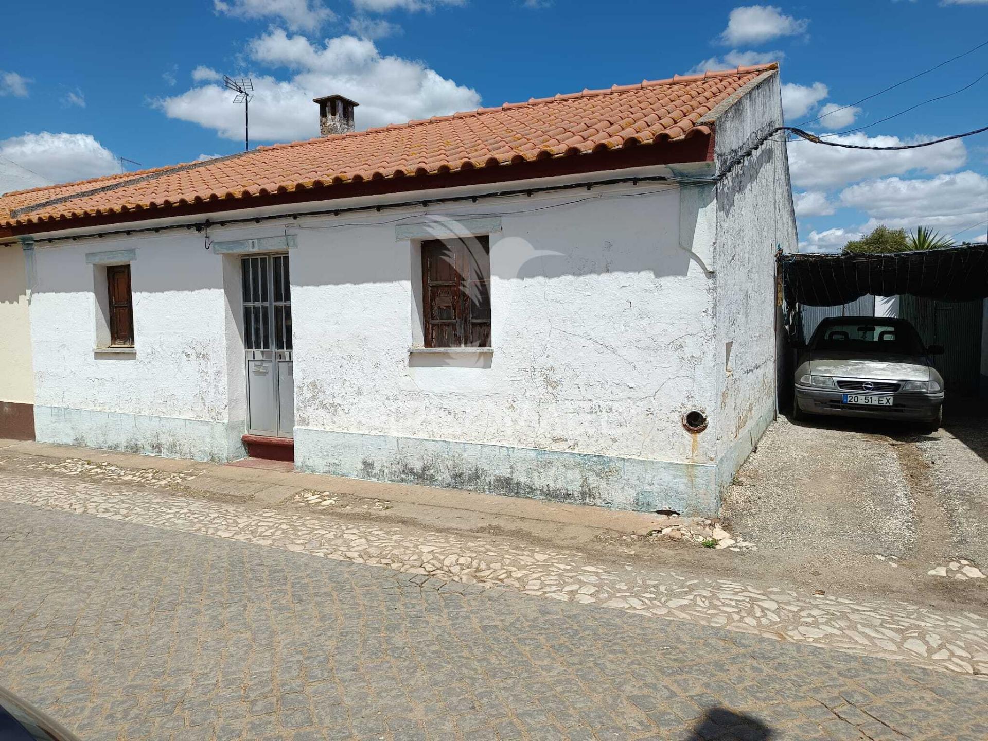 Moradia terrea c/quintal