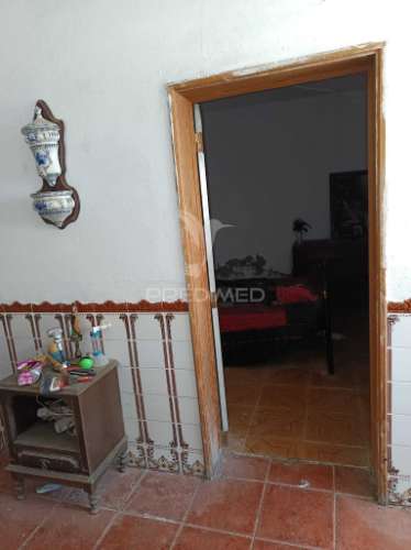 Moradia terrea c/quintal