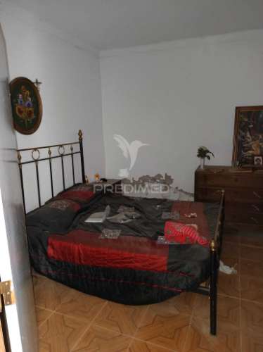 Moradia terrea c/quintal