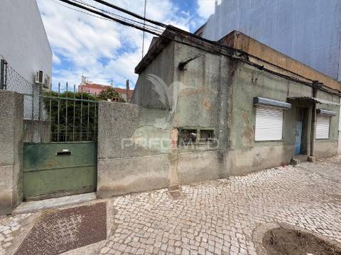 Moradia t3 na baixa da banheira