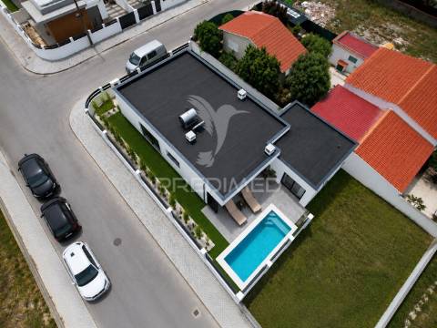 Moradia t3 com piscina - pinhal do general - fernão ferro