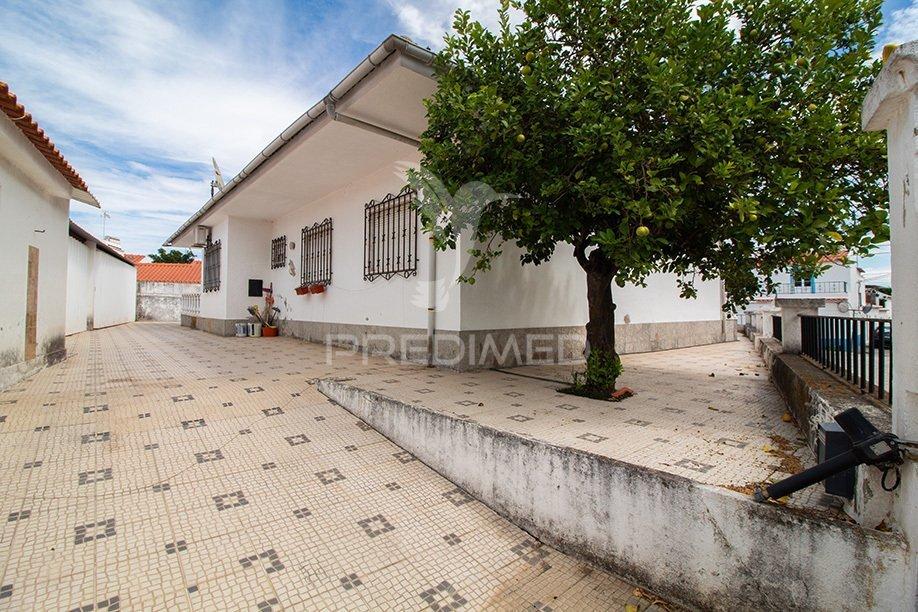 Moradia térrea t4 com anexo e quintal – vila do vimieiro