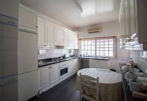 Moradia térrea t4 com anexo e quintal – vila do vimieiro