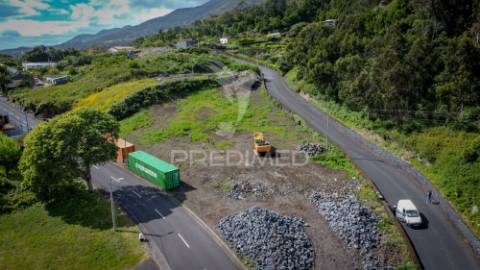 Terreno urbanizável na freguesia da urzelina – ilha de são jorge