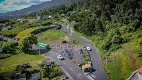Terreno urbanizável na freguesia da urzelina – ilha de são jorge